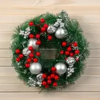 Венок новогодний d=25 см &laquo;Зимнее волшебство. Яблочки и ягодки&raquo;