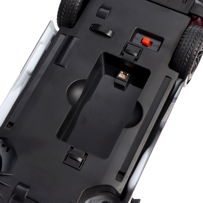 Машинка на пульте управления «Огненный Дрифт», радиоуправление, дрифт эффект, сменные колеса, работает от аккумулятора, цвет чёрный Машинка на пульте управления «Огненный Дрифт», радиоуправление, дрифт эффект, сменные колеса, работает от аккумулятора, цвет чёрный