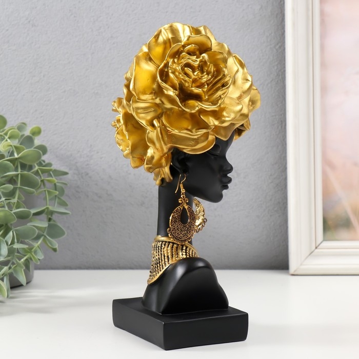 Сувенир полистоун Сувенир полистоун "Африканка с золотыми розами в волосах, с ожерельем" чёрный 24х10х11 см