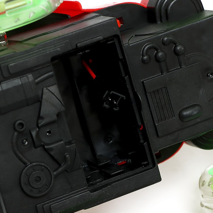 Перевёртыш радиоуправляемый «Трюкач», подсветка колёс, работает от аккумулятора, цвета МИКС Перевёртыш радиоуправляемый «Трюкач», подсветка колёс, работает от аккумулятора, цвета МИКС