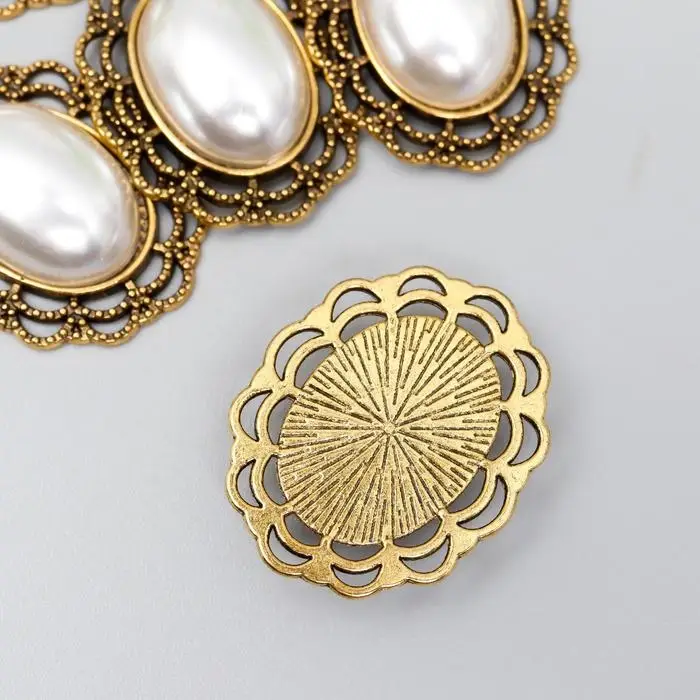 Декор для творчества металл  Декор для творчества металл "Медальон овал в золотой оправе" жемчужина 2,7х2,3х0,6 см