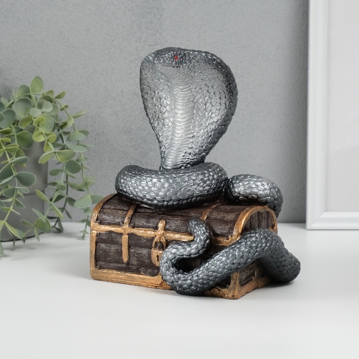 Новогодняя фигурка Новогодняя фигурка "Кобра на сундуке" 20 х 17 х 12 см, серебристый