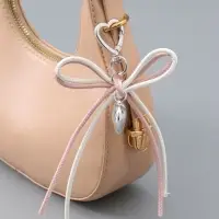 Брелок на карабине "Двойной бант с сердцем" бело-розовый 14х9х1,5 см