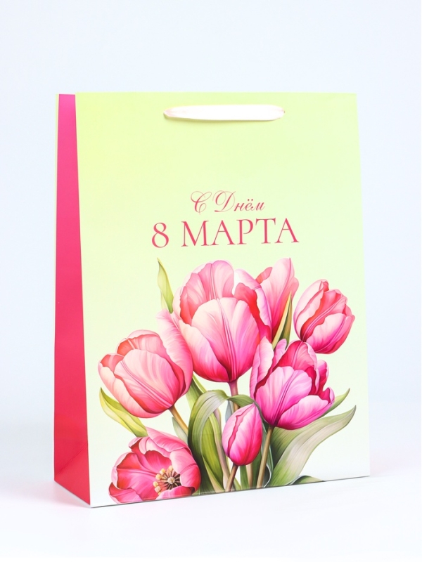 Пакет подарочный ламинированный вертикальный «С 8 Марта», L 31 × 40 × 12 см