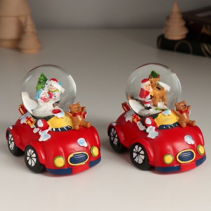 Сувенир полистоун водяной шар Сувенир полистоун водяной шар "Новогодний автомобиль" МИКС 8,3х6,6х7,8 см
