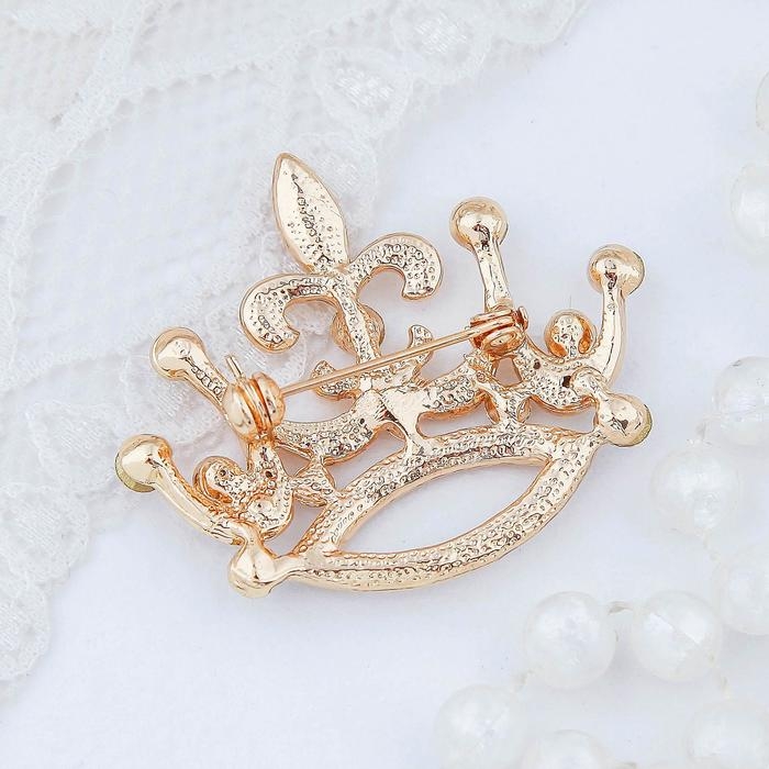 Брошь «Корона», цвет белый в золоте