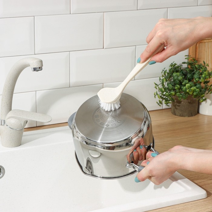 Щётка для посуды с прямой ручкой Malta, 5×5×23 см, цвет бежевый Щётка для посуды с прямой ручкой Malta, 5×5×23 см, цвет бежевый