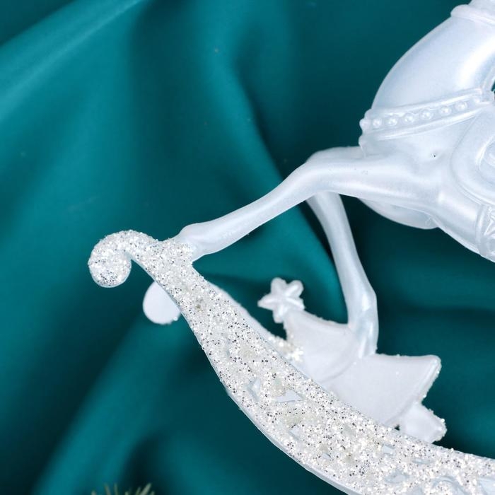 Украшение ёлочное Украшение ёлочное "Олень магический блеск" 11х11 см, белый