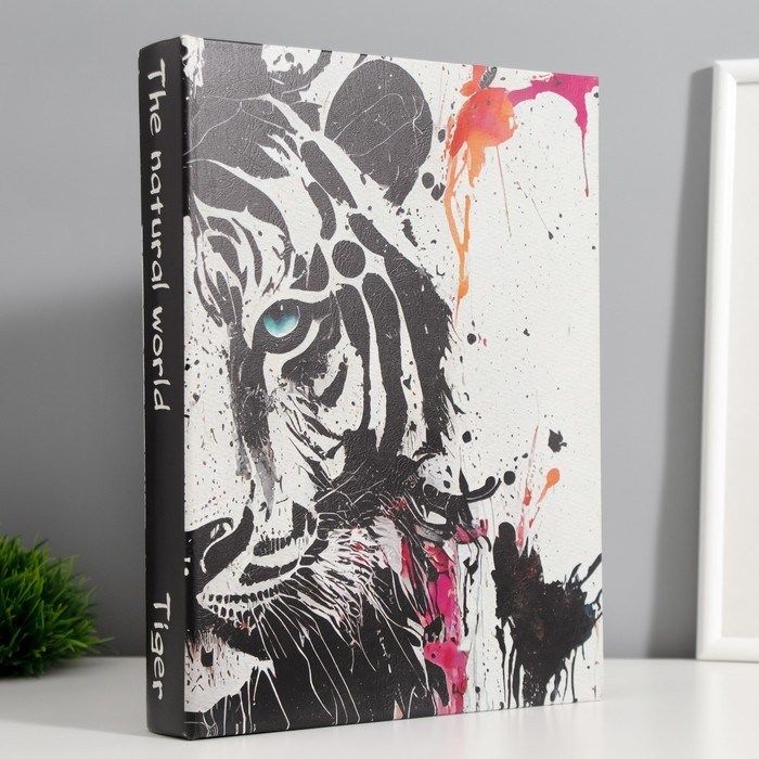 Шкатулка-книга дерево, кожзам  Шкатулка-книга дерево, кожзам "Мир природы. Белый тигр" 28,5х22х4 см