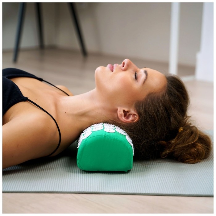 Набор акупунктурный Sangh: коврик массажный 65х40х2 см, болстер 36х9х13 см Набор акупунктурный Sangh: коврик массажный 65х40х2 см, болстер 36х9х13 см