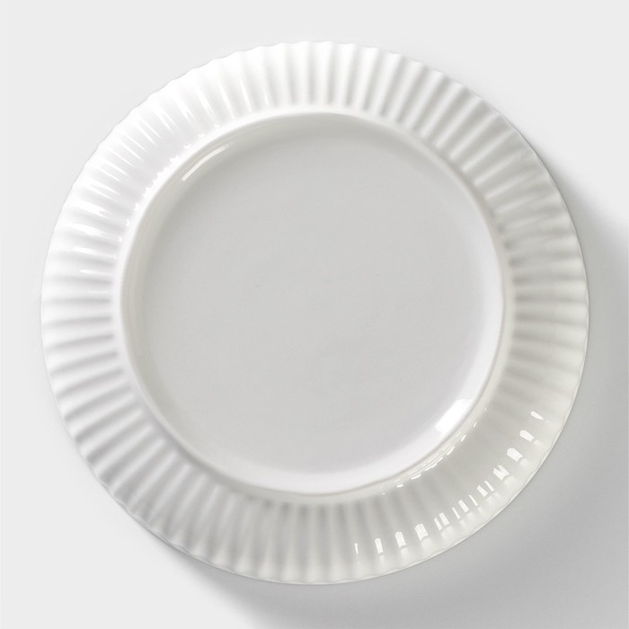 Тарелка керамическая десертная «Иллюзия», d=18 см, цвет белый и серый Тарелка керамическая десертная «Иллюзия», d=18 см, цвет белый и серый