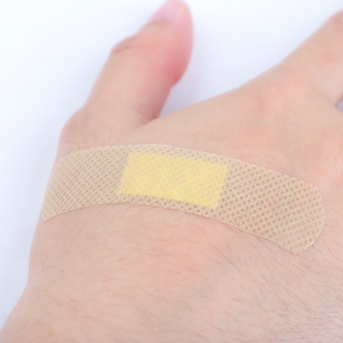 MASTER UNI  Лейкопластырь бактерицидный  MASTER UNI  Лейкопластырь бактерицидный "Семейный"  на нетканной основе 20 шт