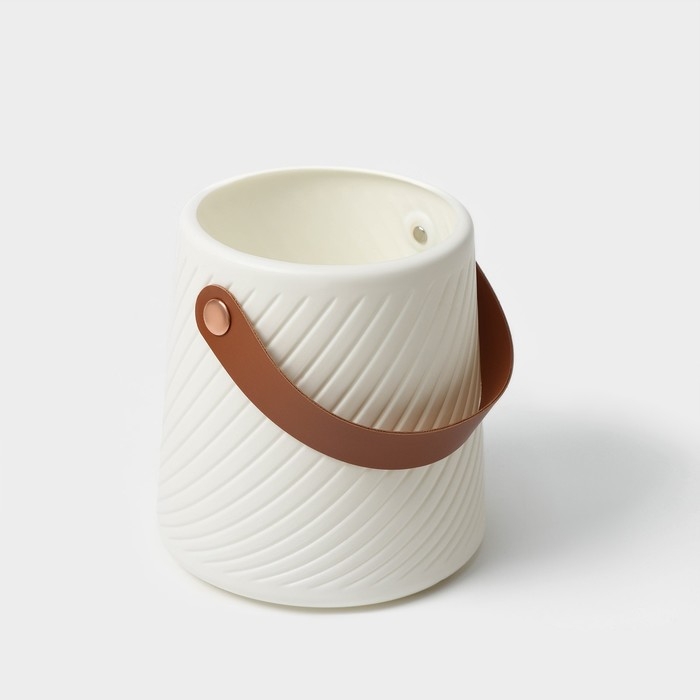 Ваза для цветов LaDо́m «Ведёрко», 1,8 л, 15×14,5×12,5 см, цвет белый Ваза для цветов LaDо́m «Ведёрко», 1,8 л, 15×14,5×12,5 см, цвет белый