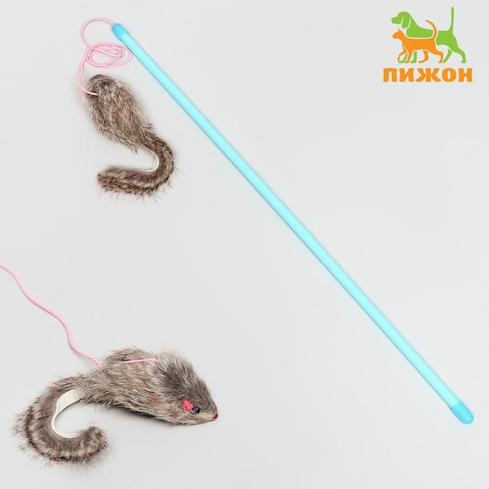 Дразнилка-удочка с серой мышью из натурального меха, 46 см, палочка микс цветов Дразнилка-удочка с серой мышью из натурального меха, 46 см, палочка микс цветов