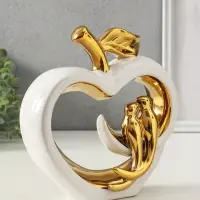 Сувенир керамика "Две птички на яблоке" белый с золотом 7х22х22,5 см Сувенир керамика "Две птички на яблоке" белый с золотом 7х22х22,5 см