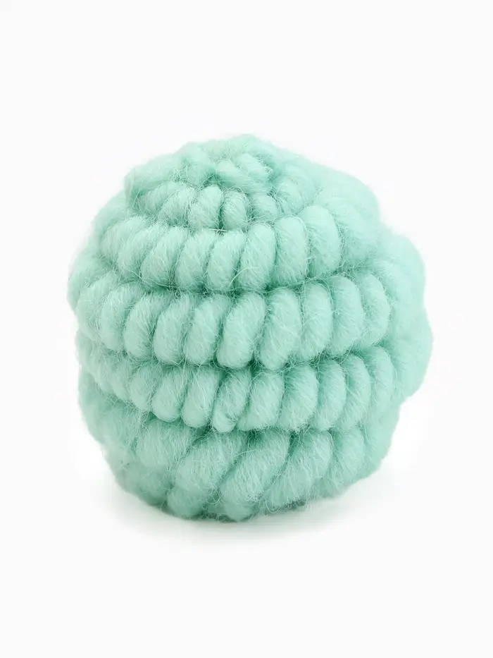 Игрушка для кошек - мячик "Плюшевый клубок" 4,5см Игрушка для кошек - мячик "Плюшевый клубок" 4,5см