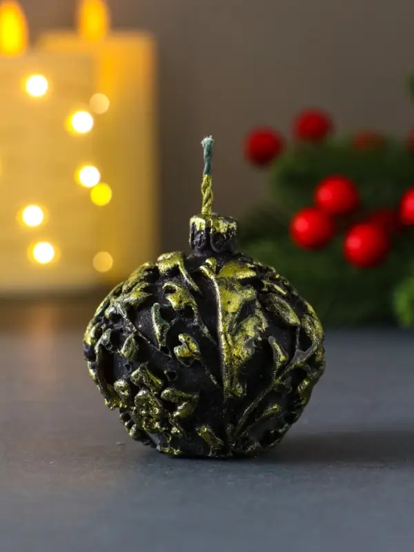 Свеча "Новогодний шарик", 55х55 мм, светло-зеленая роспись