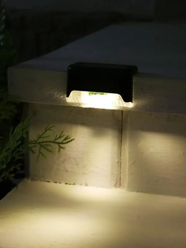 Садовый светильник, уличный, на солнечной батарее, 8&times;4.5&times;4.5 см, 1 LED, чёрный, свечение тёплое белое