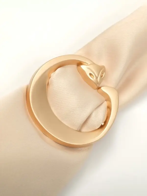 Пряжка для платка &laquo;Лисичка&raquo;, с хвостиком, цвет матовое золото