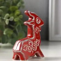 Статуэтка фарфоровая &laquo;Фигурка: Козёл Слива&raquo;, эффектарная глазурь, 9 см