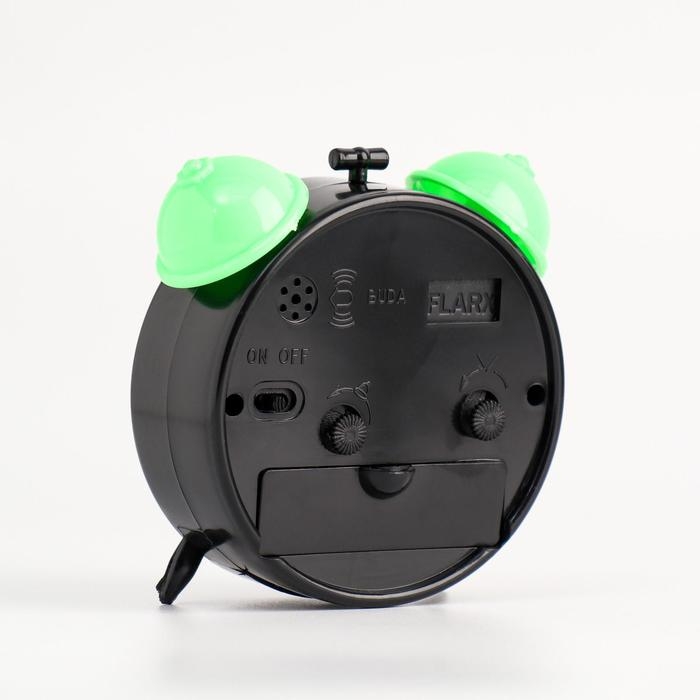 Часы - будильник настольные Часы - будильник настольные "Классика", дискретный ход, циферблат d-6 см, 8.5 х 8 см, АА