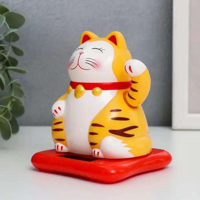 Маятник настольный антистресс &laquo;Кот Манэки-нэко&raquo;, пластик, от солнечной батареи, жёлтый, 9.5&times;10&times;9.5 см