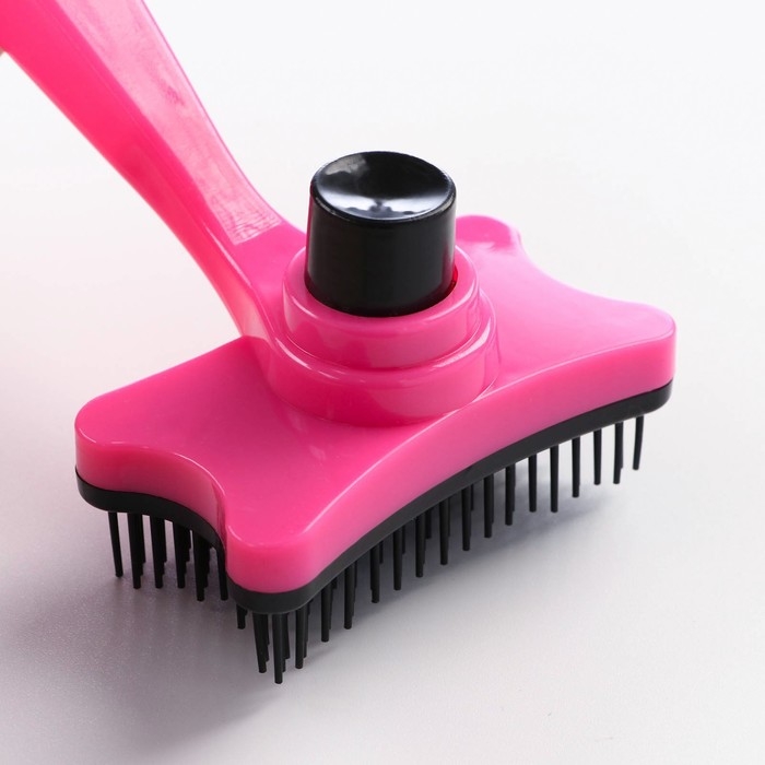 Пуходерка пластиковая Пуходерка пластиковая "Косточка" с самоочисткой, 8,5 х 12,5 см, розовая