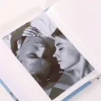 Фотоальбом на 100 фото 10х15 см "Белые цветы на голубом" текстиль 5х12,5х16,5 см