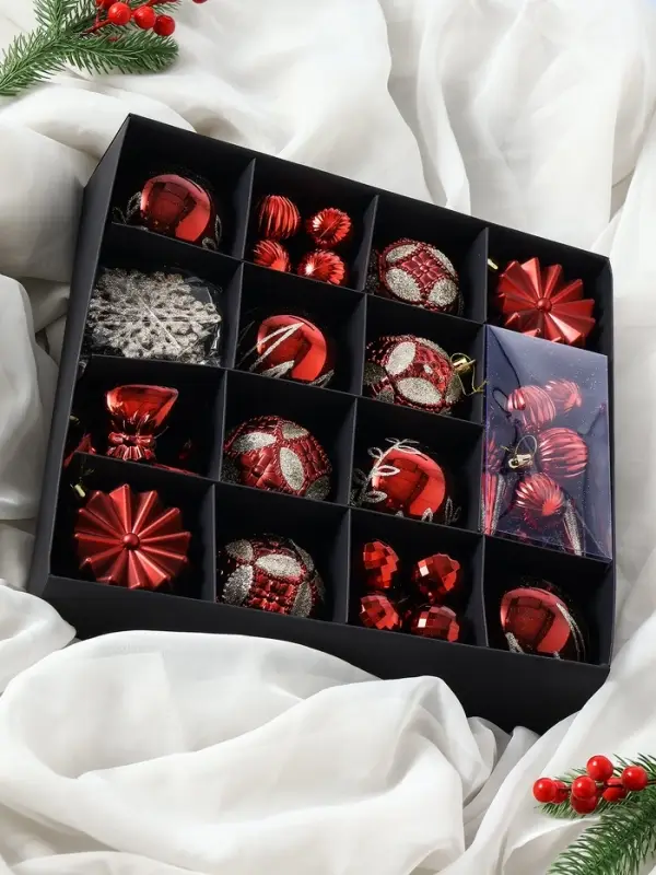 Набор украшений пластик 60 шт Набор украшений пластик 60 шт "Зима в подарках" красный