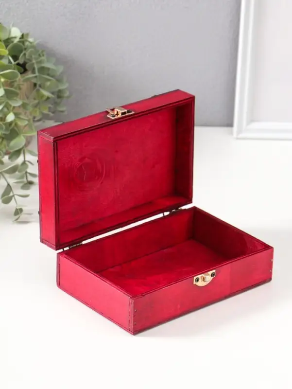 Шкатулка для украшений &laquo;Сундучок. Яснорада&raquo;, дерево, с заклёпками, 18&times;11.5&times;6 см