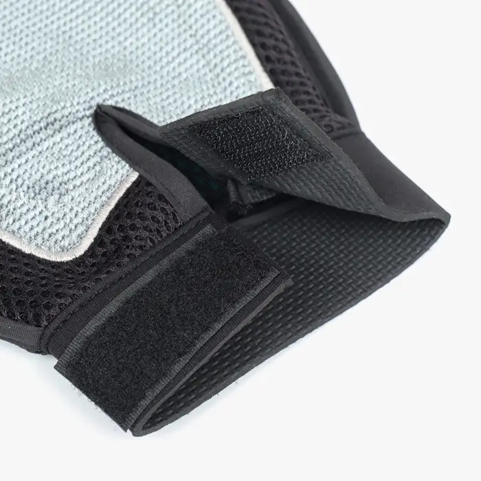 Рукавица для вычёсывания шерсти, двусторонняя, на правую и левую руку, цвет МИКС