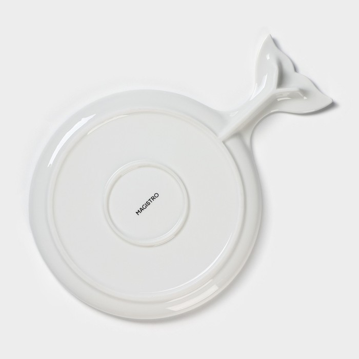 Блюдо фарфоровое сервировочное Magistro «Рыбка Бланш», 28×20 см, цвет белый