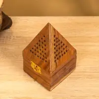 Подставка под благовония в форме пирамиды "Джали" 9х9х15,5 см, дерево шишам