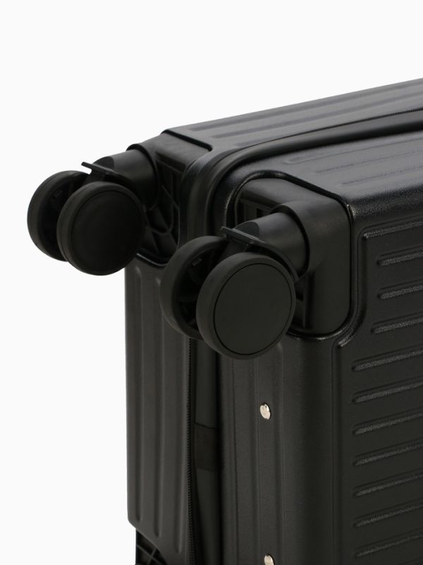 Чемодан 20 Чемодан 20", PС, 34*22*56, отд на молнии, код замок, 4 колеса, черный