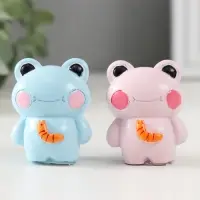 Фигурка полистоун &laquo;Лягушка с гусеницей&raquo;, 2.5&times;3.5&times;5 см, МИКС