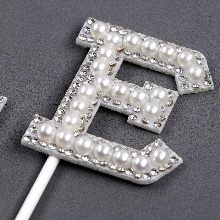 Топпер для торта LOVE, белый Топпер для торта LOVE, белый