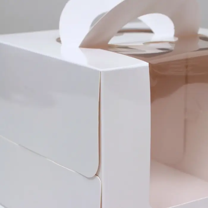 Коробка под бенто - торт с окном, белая, 18&times;18&times;14 см