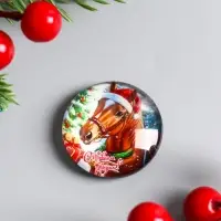 Магнит стекло  "Конь в новогоднем колпаке - С Новым годом" d=3,3 см