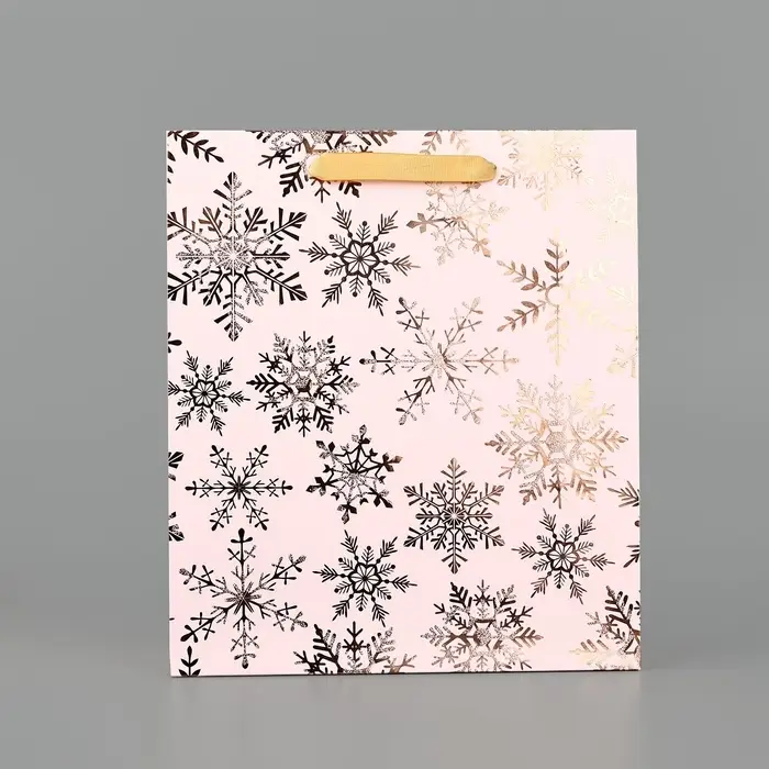 Пакет подарочный новогодний ламинированный &laquo;Вьюга&raquo;, тиснение, M 30&times;26&times;9 см