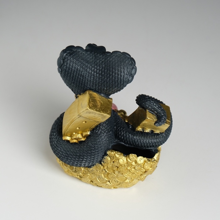 Копилка полистоун Копилка полистоун "Змея тёмная на монетах" 8,3х6,3х10,2 см