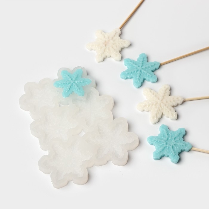 Силиконовый молд для леденцов и шоколада &laquo;Снежинки&raquo;, 17&times;10&times;0.8 см, d=5 см, d=4.5 см, цвет прозрачный