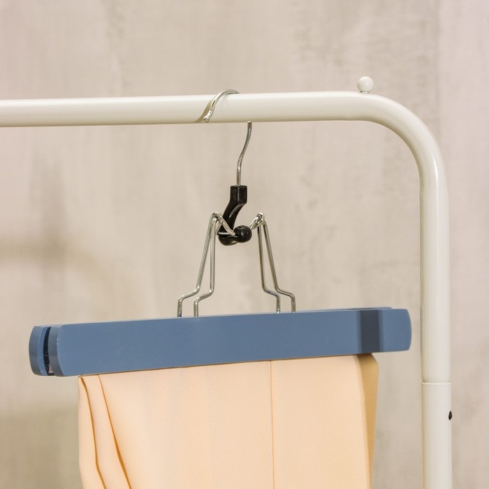 Вешалки для брюк и юбок LaDо́m Brillant, 2 шт, деревянные, 30×16×2 см, цвет синий Вешалки для брюк и юбок LaDо́m Brillant, 2 шт, деревянные, 30×16×2 см, цвет синий