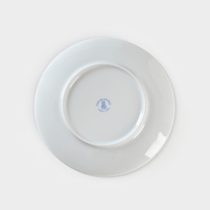 Тарелка фарфоровая «Зимний лес», d=20 см, цвет белый Тарелка фарфоровая «Зимний лес», d=20 см, цвет белый