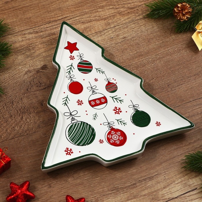Новый год! Блюдо новогоднее керамическое «Ёлочные игрушки», 23х22х2 см, цвет белый