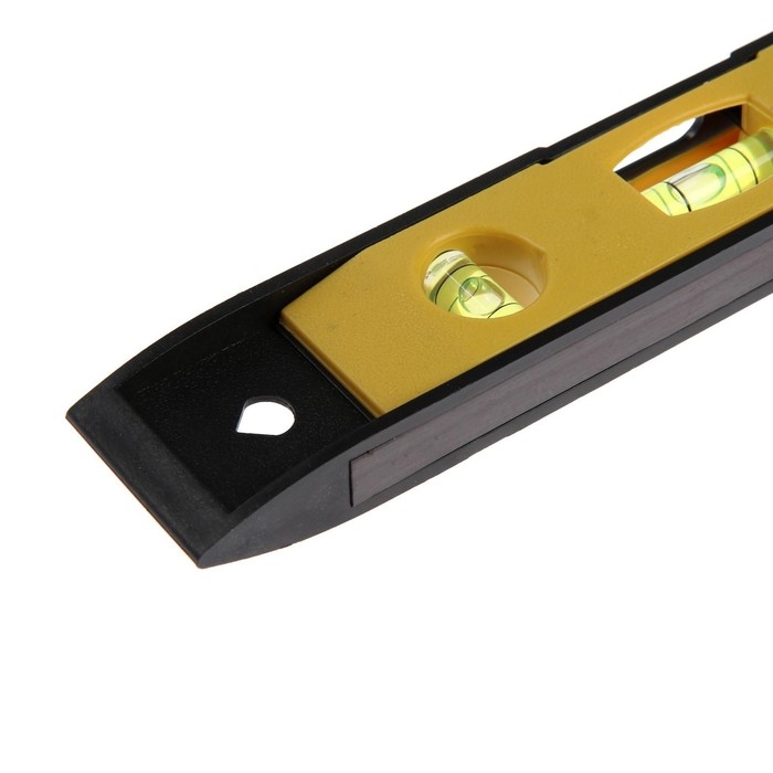 Уровень пластиковый магнитный ТУНДРА, 3 глазка, 225 мм Уровень пластиковый магнитный ТУНДРА, 3 глазка, 225 мм