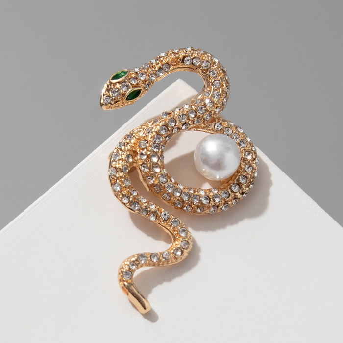 Новый год! Символ года 2025! Брошь "Змея" вокруг жемчужины, цвет бело-зелёный в золоте