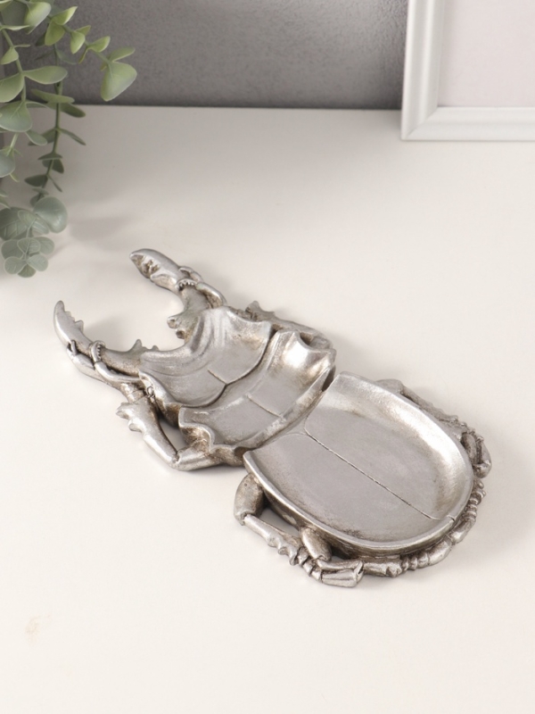 Подставка интерьерная полистоун Подставка интерьерная полистоун "Жук-олень" серебро 25х13х2 см