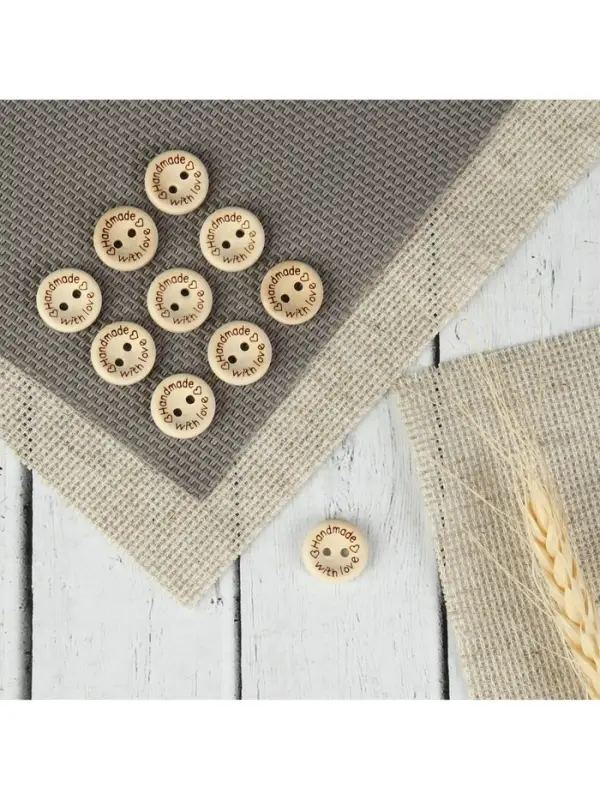 Набор нашивок из дерева Hand made with love, 1.5×1.5 см, 10 шт. Набор нашивок из дерева Hand made with love, 1.5×1.5 см, 10 шт.