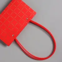 Сумка для цветов влагостойкая, красная 22x10.5x13.5±5% см Сумка для цветов влагостойкая, красная 22x10.5x13.5±5% см