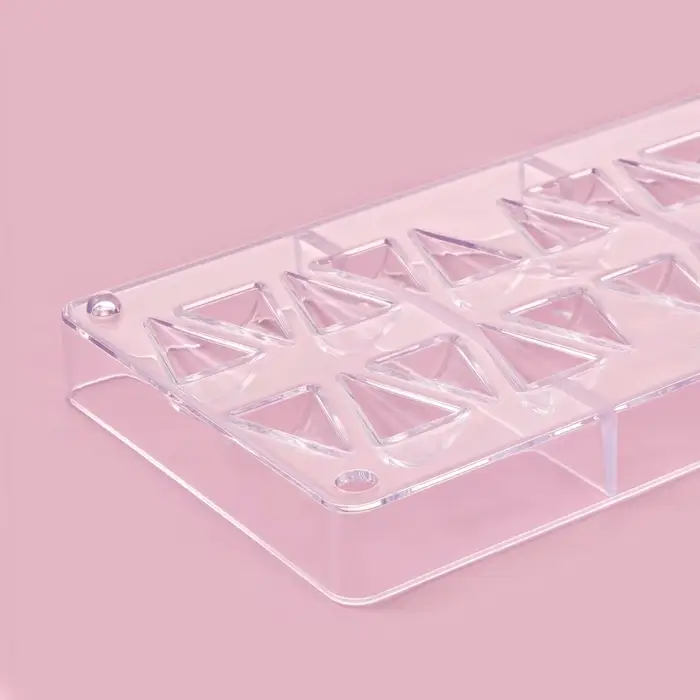 Форма для конфет и шоколада &laquo;Малый конус&raquo;, 20&times;12&times;2.5 см, 20 ячеек 2&times;3&times;1 см, пластик, прозрачная